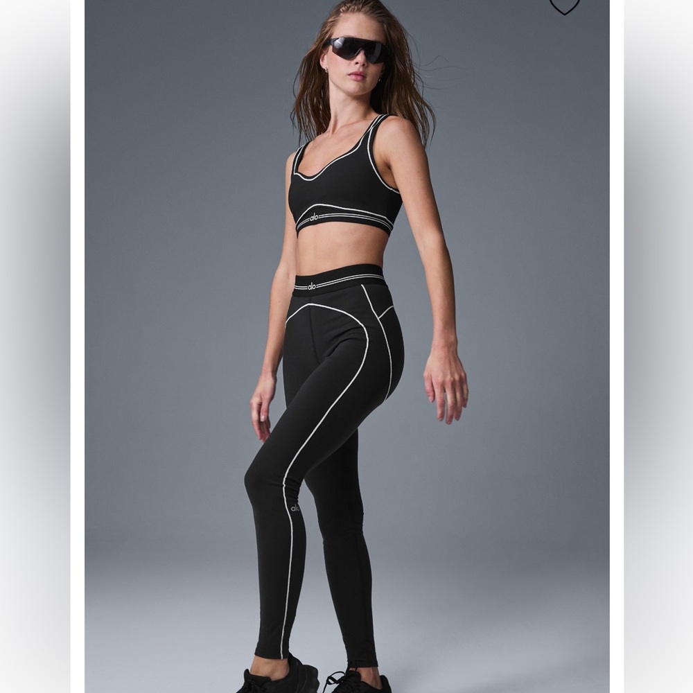 Alo Yoga Airbrush Heart Throb Set